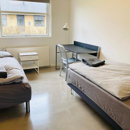 Villa Med Private Vaerelser Delt Badevaerelse/Kokken, Viby Sj. エクステリア 写真