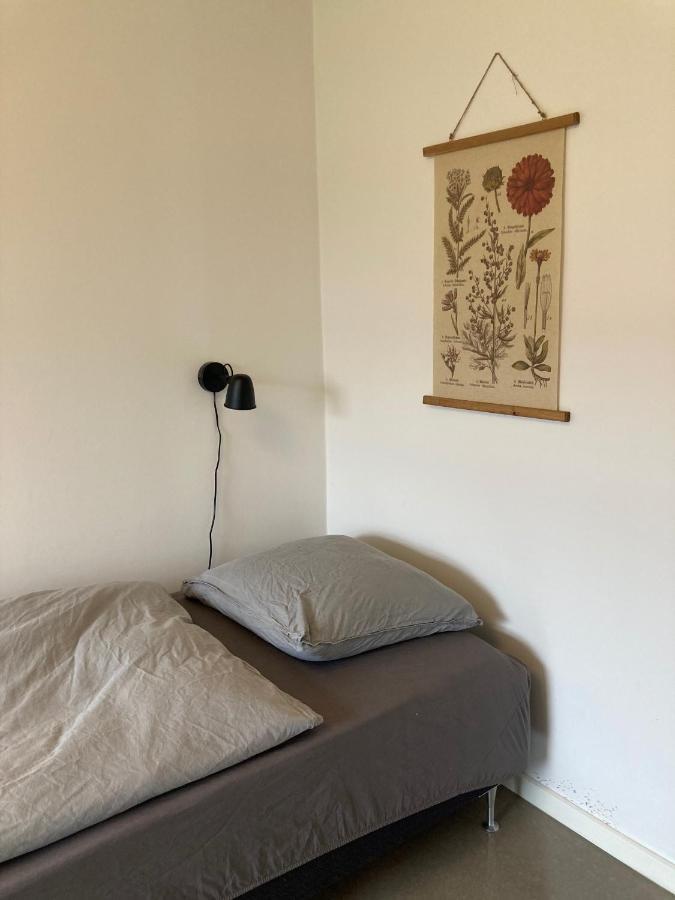 Villa Med Private Vaerelser Delt Badevaerelse/Kokken, Viby Sj. エクステリア 写真