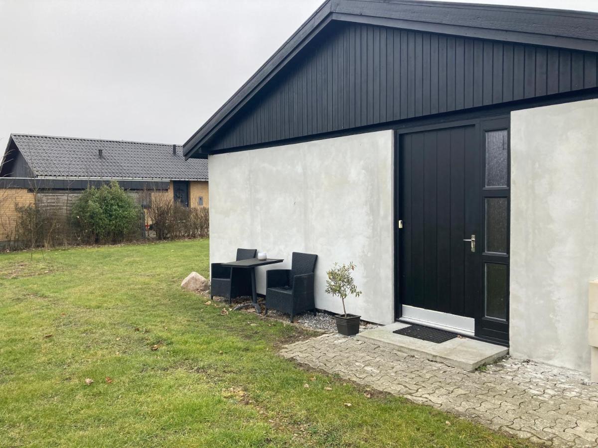 Villa Med Private Vaerelser Delt Badevaerelse/Kokken, Viby Sj. エクステリア 写真