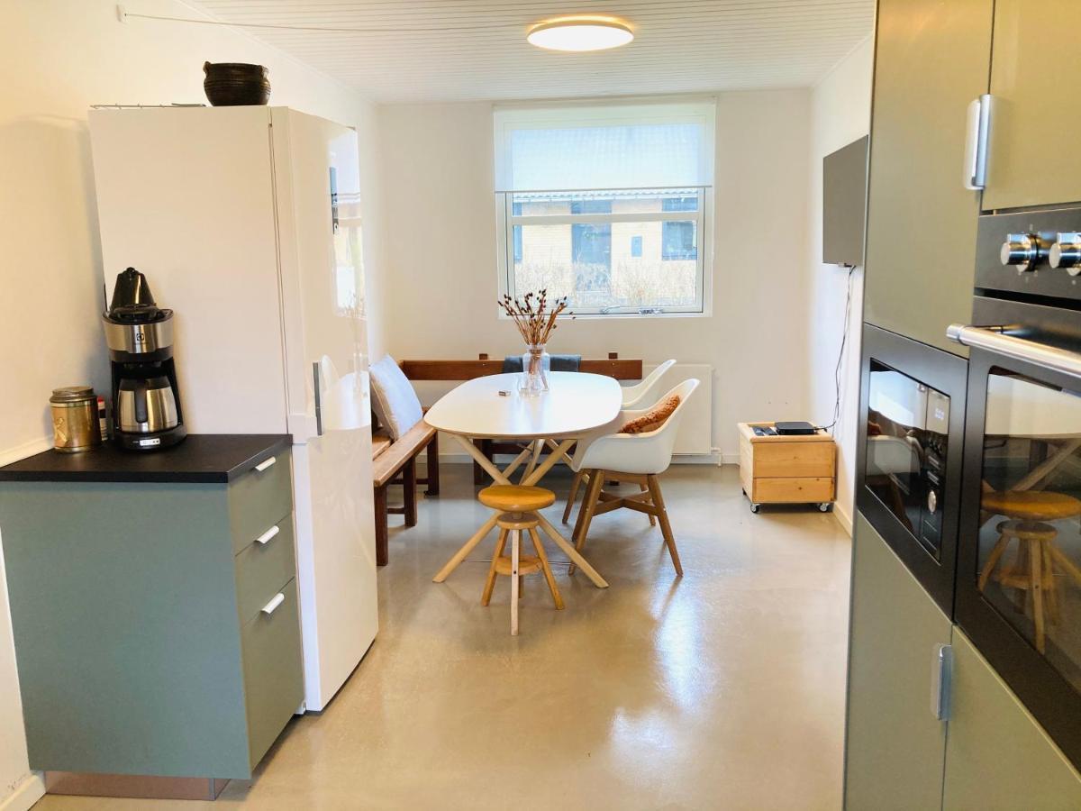 Villa Med Private Vaerelser Delt Badevaerelse/Kokken, Viby Sj. エクステリア 写真
